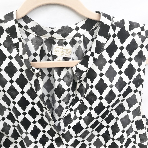 Mud Pie Rue Essentials Tunic Tank in Black Tile - Picture 5 of 7